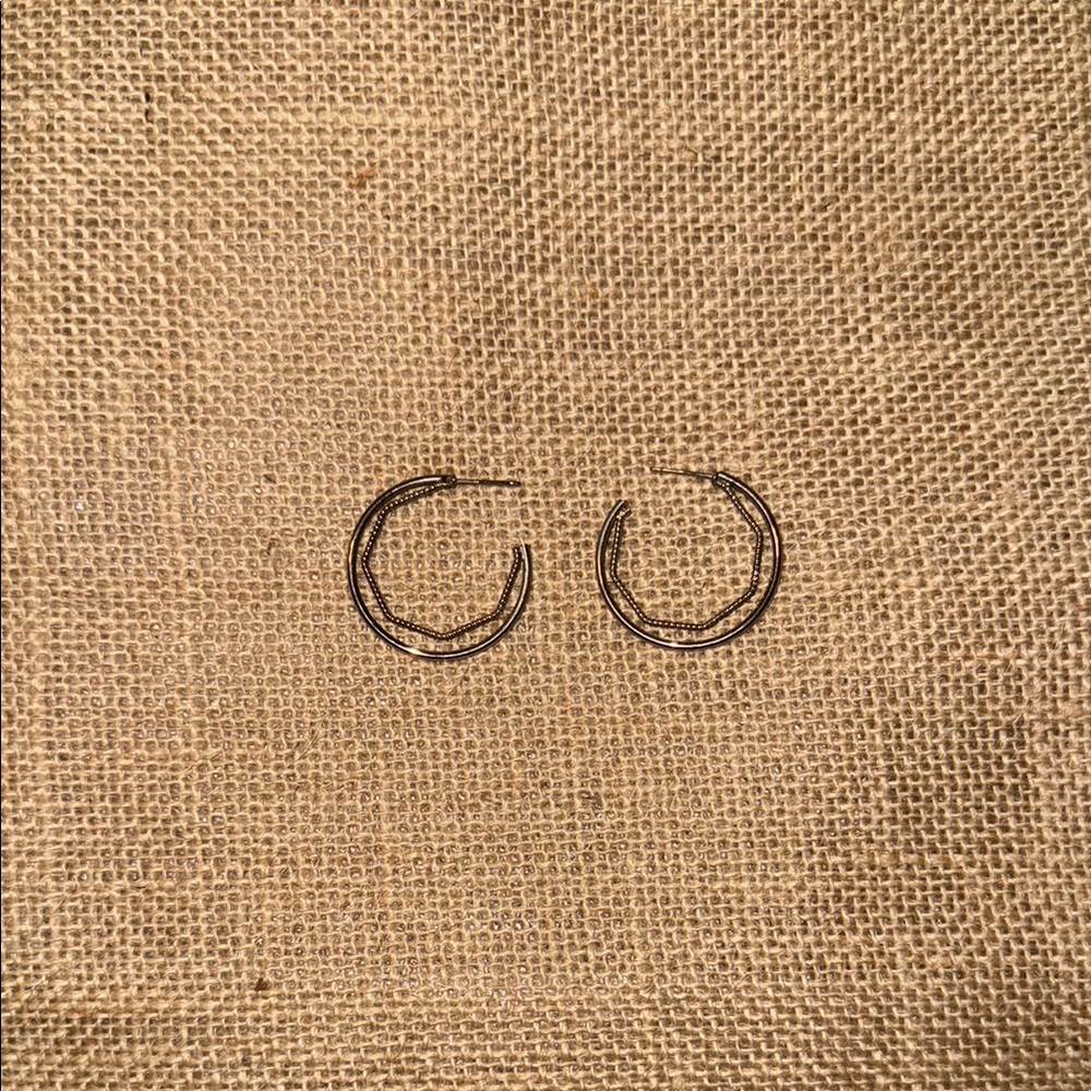 EUC Kenneth Jay Lane 1in Silver Double Hoop Earrings - Picture 6 of 8